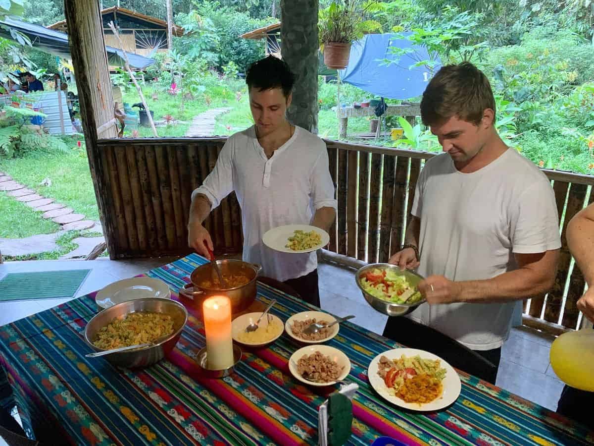 připrava ayahuasca na pobytu v ekvádoru připrava ayahuasca na pobytu v ekvádoru