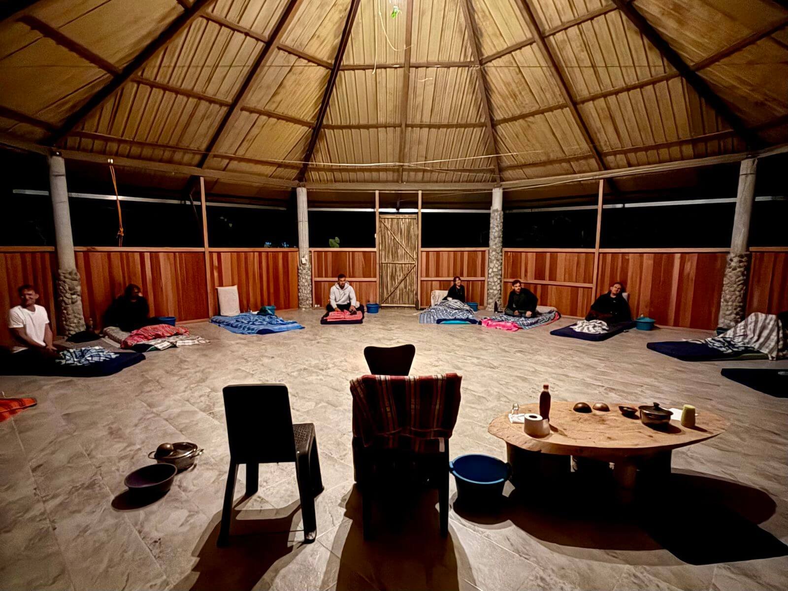 Ceremoniální prostor pro pořádání ayahuascových ceremonií v Amazonii